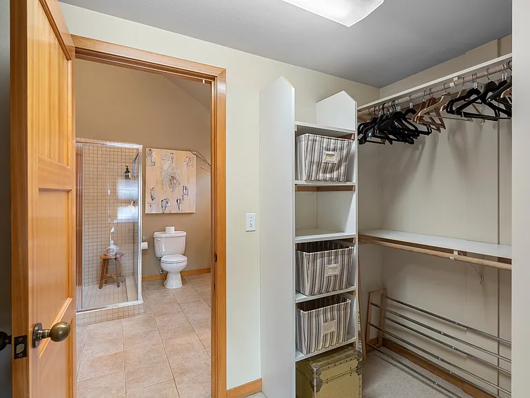 2537 NW Upshur St — Photo 33