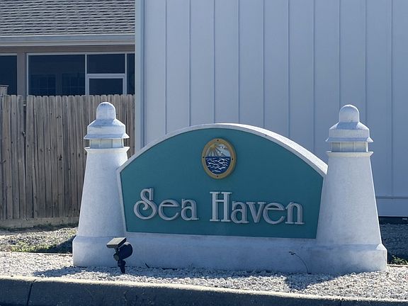 4th image of 111 N Caicos Dr