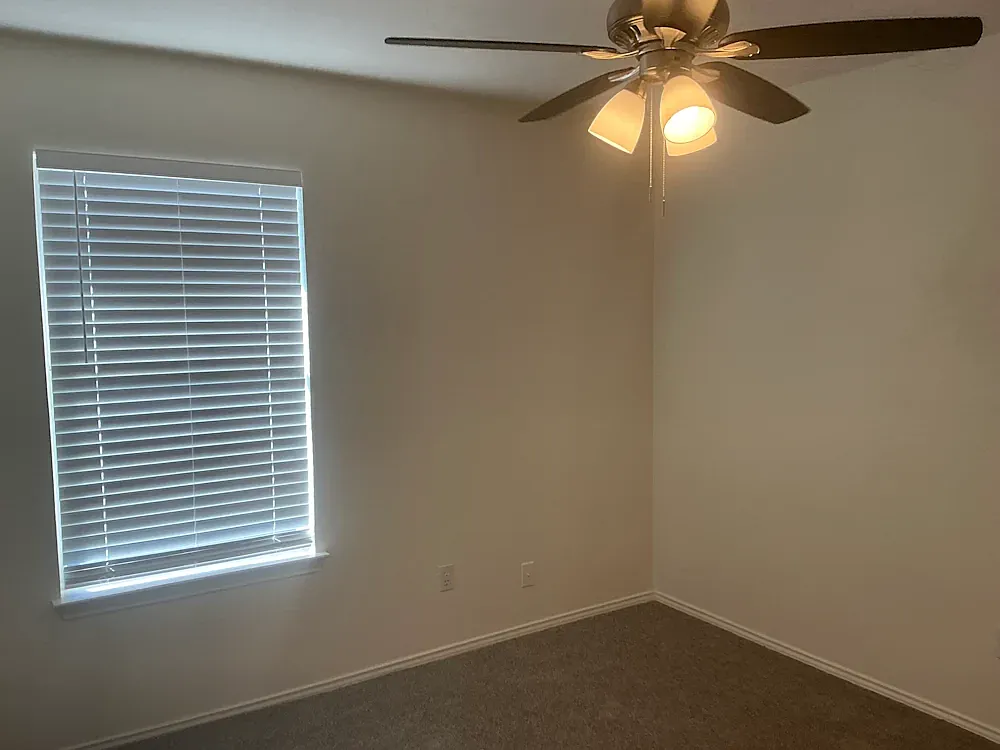 4 bed, 1896 sqft, $1,250 — Photo 4