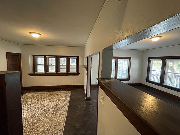 4th image of 974 Manhattan Ave