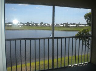 1322 The Pointe Dr, West Palm Beach, FL 33409