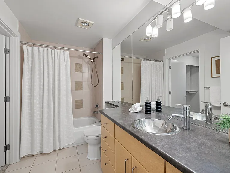 1550 Eastlake Ave E #404 — Photo 19
