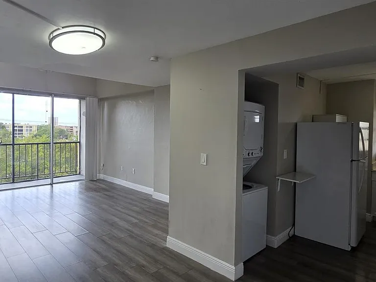 8870 Fontainebleau Blvd #502 — Photo 2