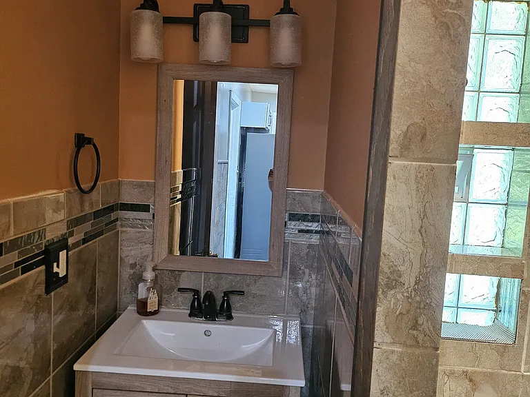 4628 Tyler St — Photo 10