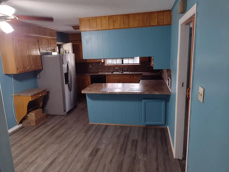 1620 Landry Dr — Photo 4