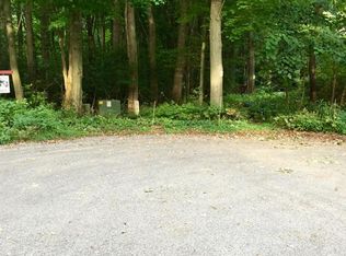 5 Lake Breeze Dr, Saugatuck, MI 49408
