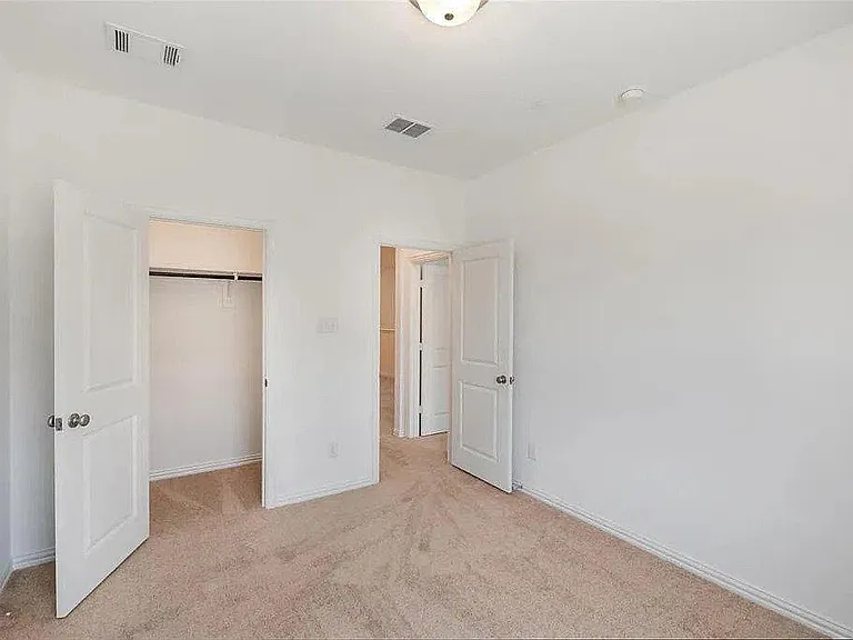 9947 Michael Irvin St — Photo 9