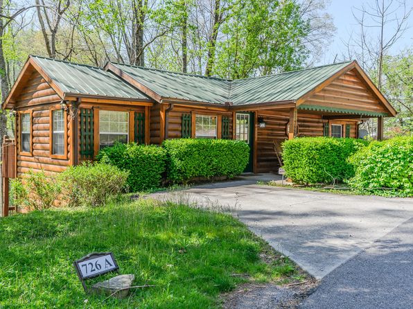 726 Ridge Rd, Gatlinburg, TN 37738