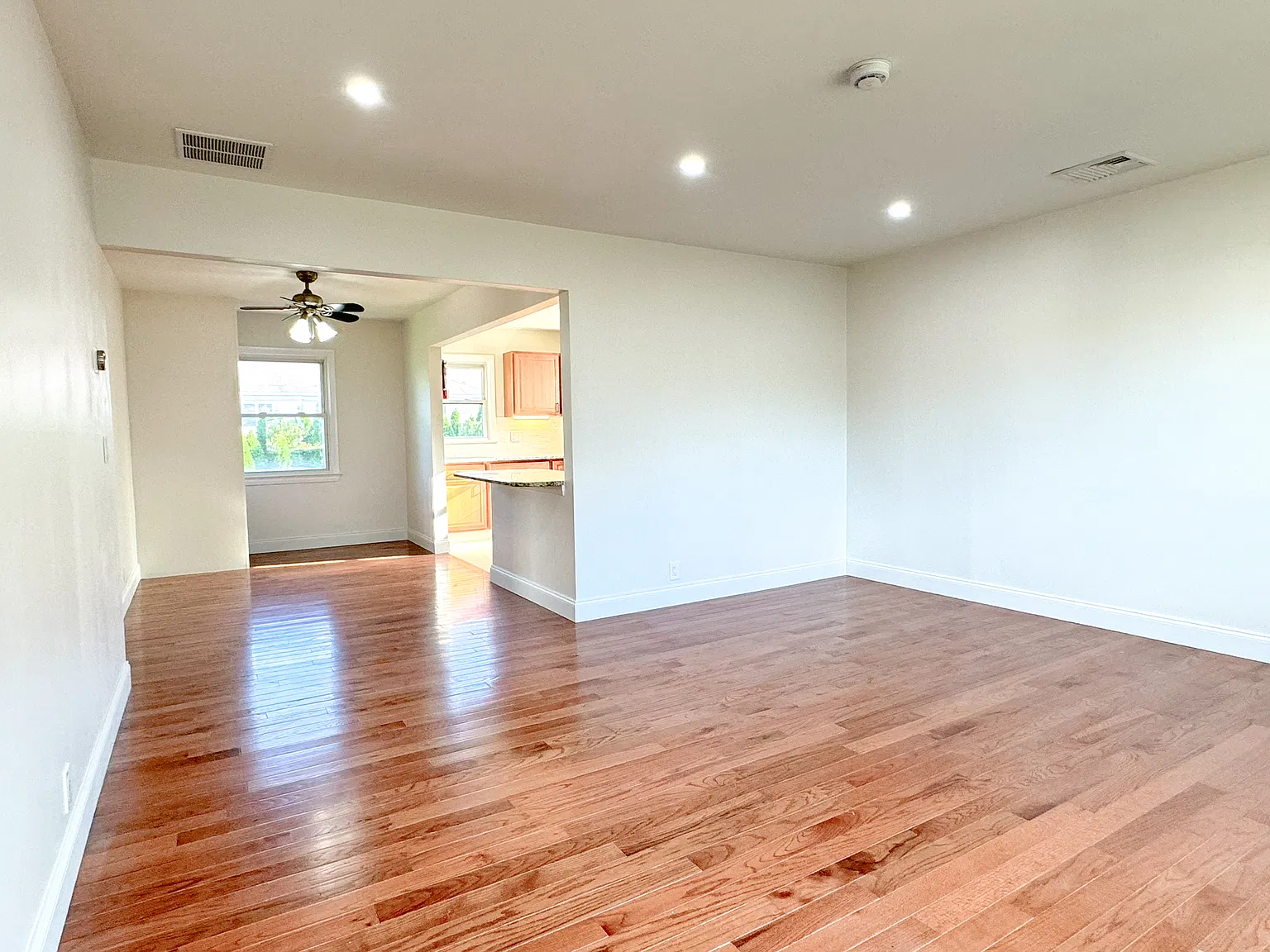 103 Spencer Ave — Photo 4