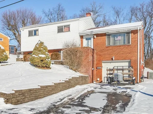 14161 Wayne Dr, Irwin, PA 15642