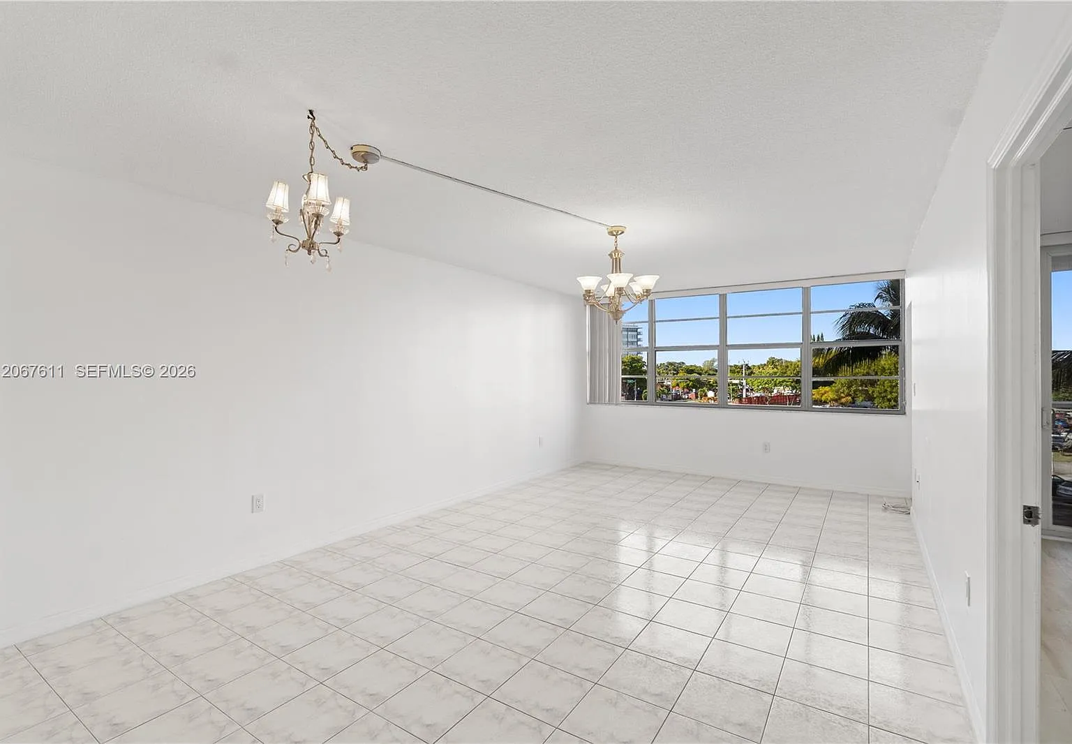 Buckley Towers Condo - Ea — Photo 1