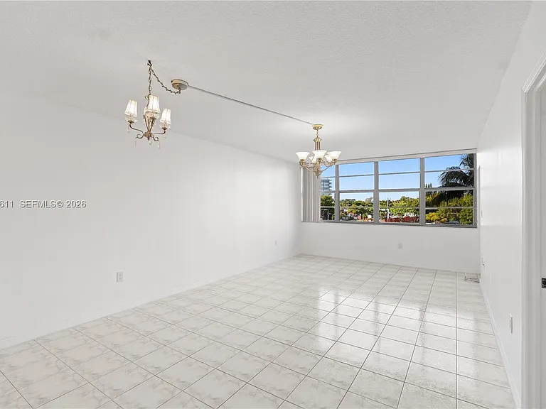 1351 NE Miami Gardens Dr #301E — Photo 1