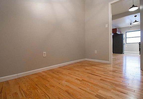 5th image of 889 Bergen St APT 5