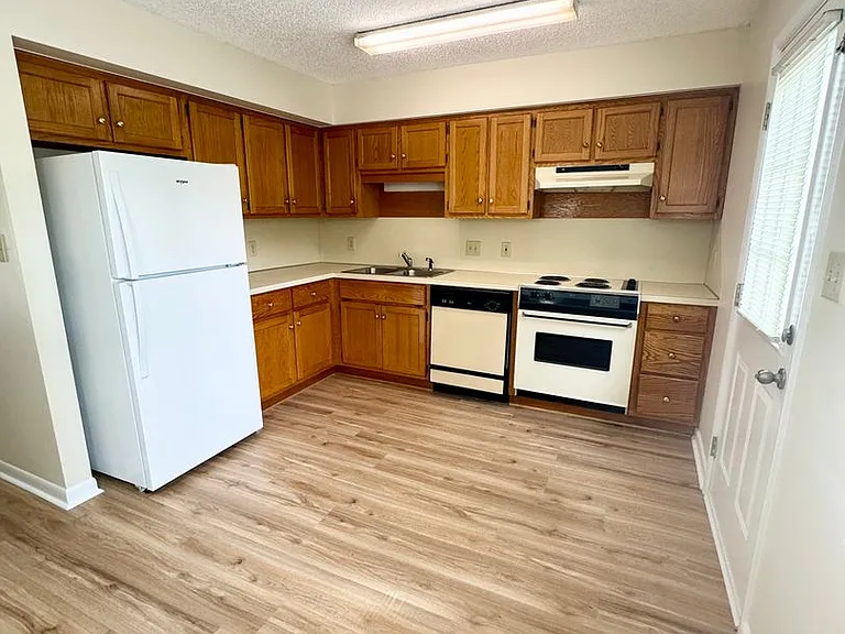 1100 Pine St #A — Photo 8