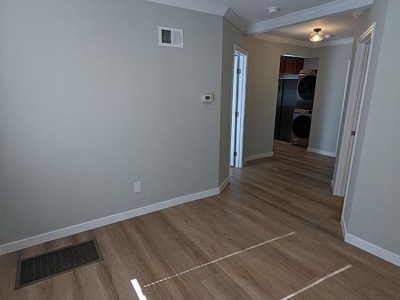 4th image of 1635 S Berendo St #1