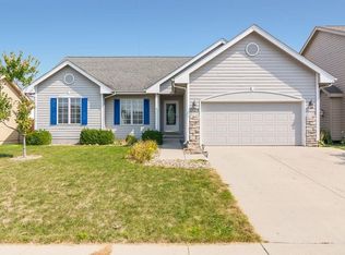 2109 Country Cove Ln, Altoona, IA 50009
