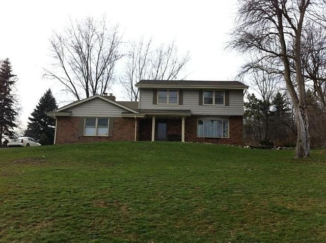 1st image of W275N1075 Wildwood Ln