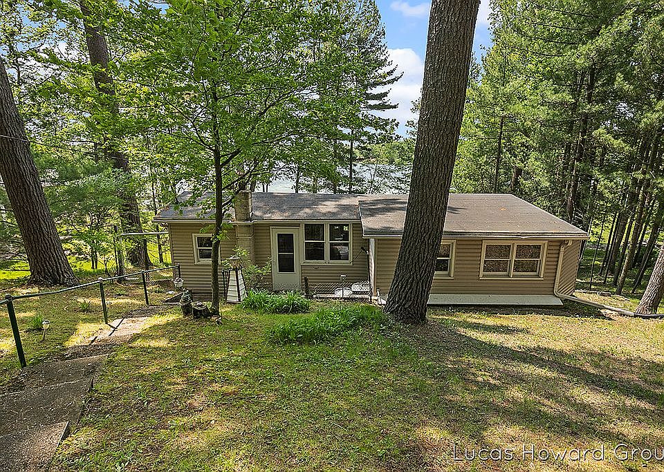 1st image of 16527 Findley Dr NE