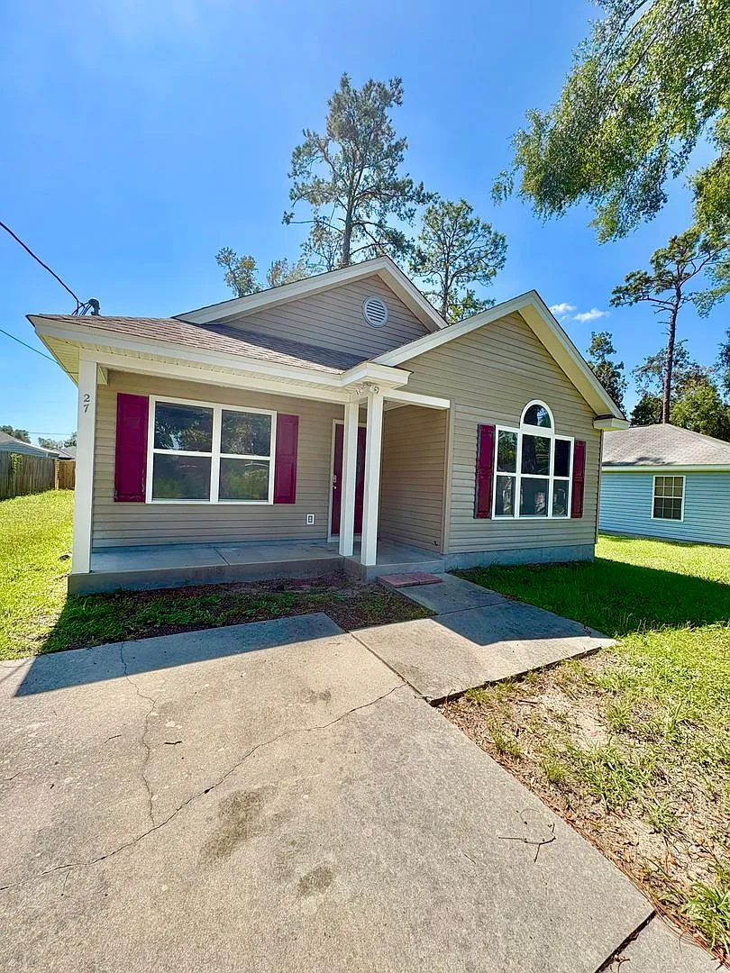 3 Bedroom Home Available Now! — Photo 3