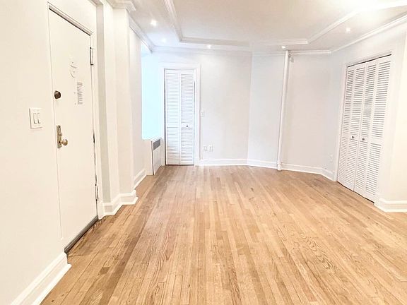 3rd image of 13-15 Sheridan Sq #1JK