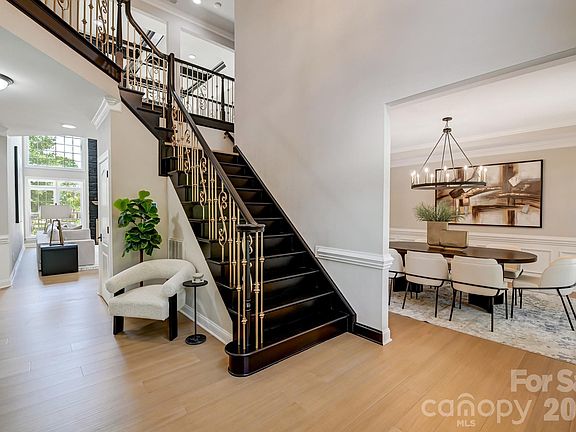 4th image of 8707 Fairview Rd