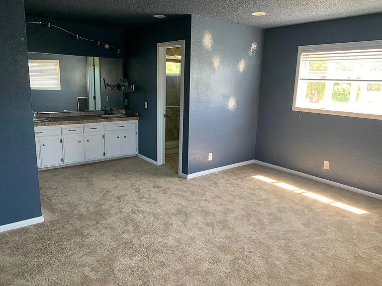 1574 Santa Ana Ave — Photo 12