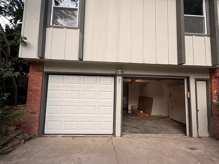 1632 S Kenwood St — Photo 33