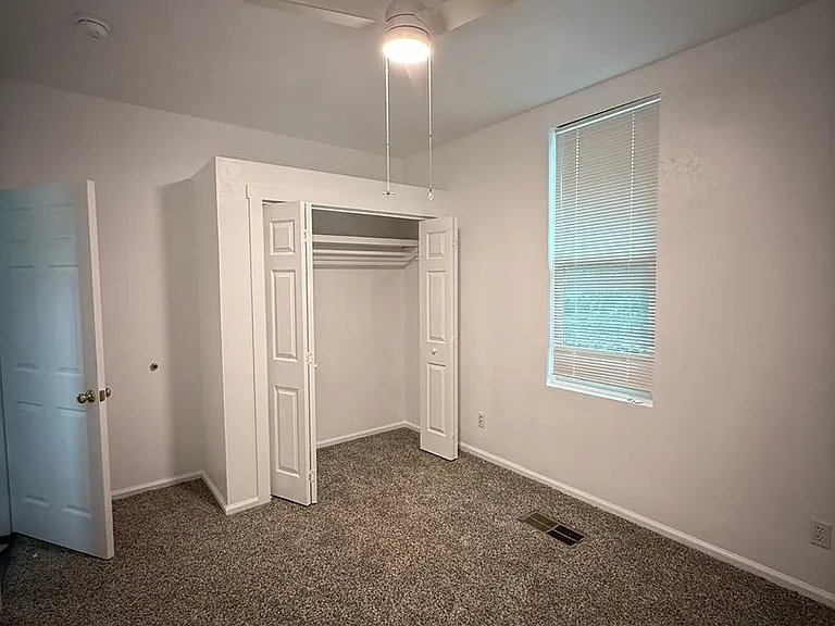 1144 Willis St — Photo 11