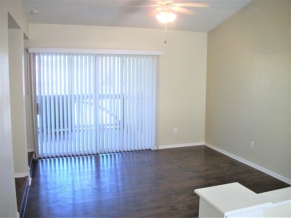 4th image of 486 N Pin Oak 310 Pl