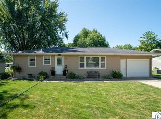 215 Capital Dr, Mankato, MN 56001