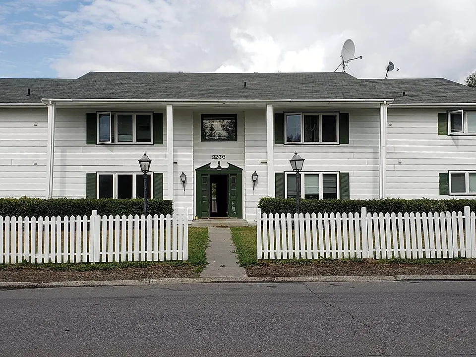 3276 Adams Dr