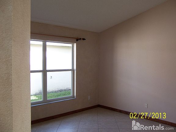 3rd image of 511 Canary Island Ct