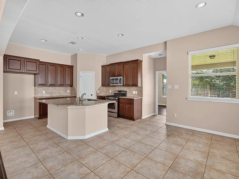 15 Butternut Grove Pl — Photo 9