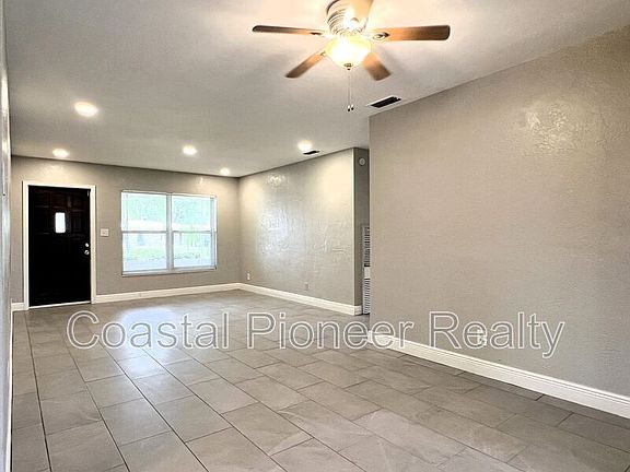 4th image of 2489 Del Rio Way