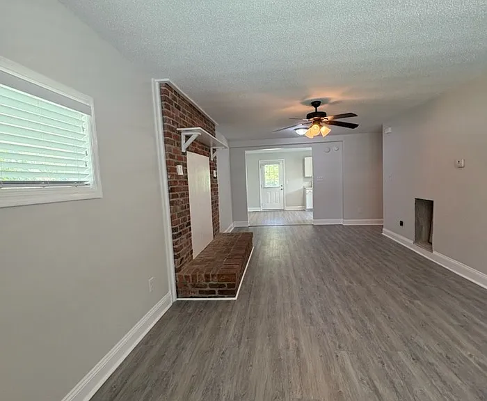 614 N Wilson St — Photo 7