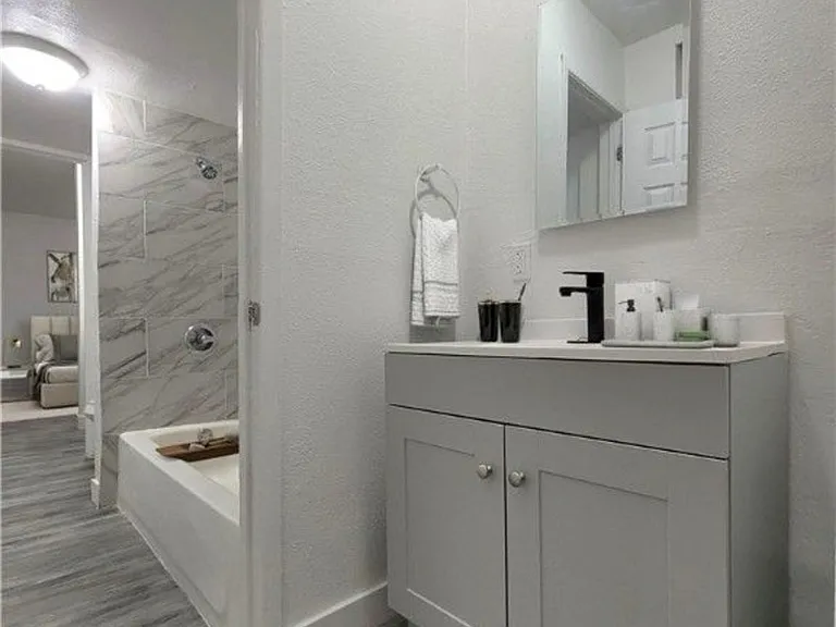 740 N 11th St #2 — Photo 3