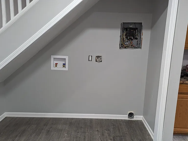 304 Hankes Ave #1 — Photo 5
