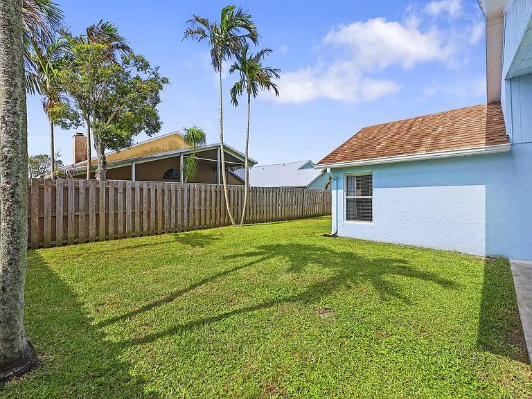 6238 Pompano St — Photo 42