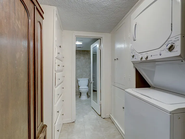 3716 Yupon — Photo 16