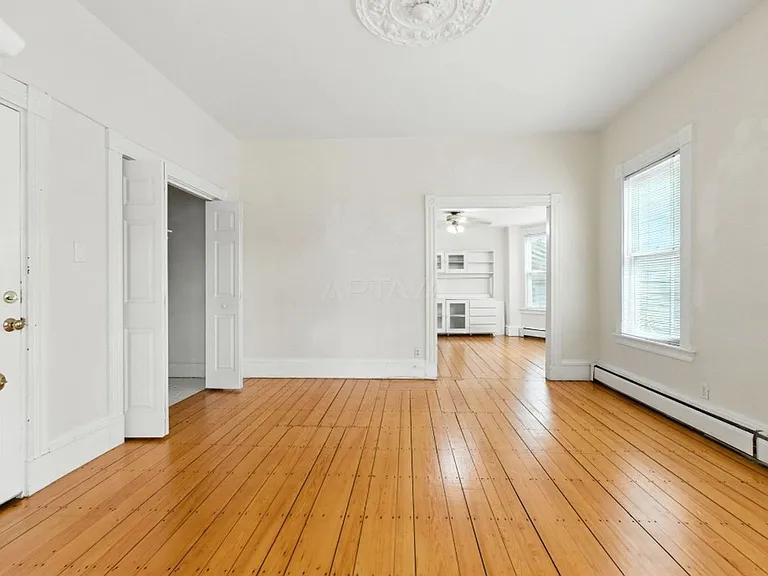 547 Broadway #1B — Photo 1