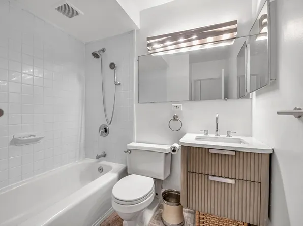 77 Bleecker Street image 12 of 27