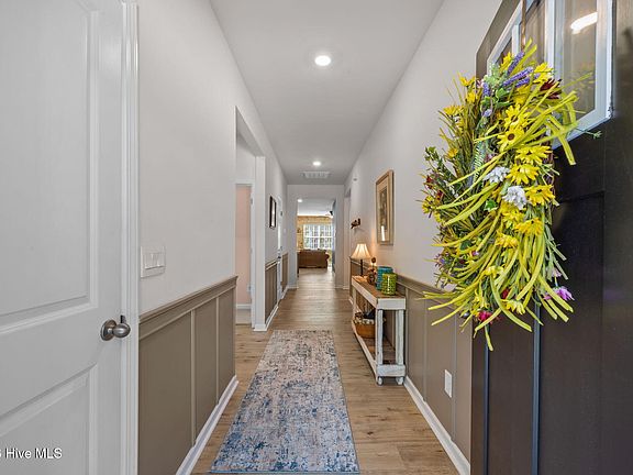 3rd image of 801 Crane Drive