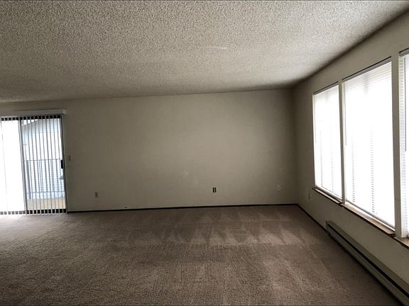 3rd image of 709 F Pl NE APT 3
