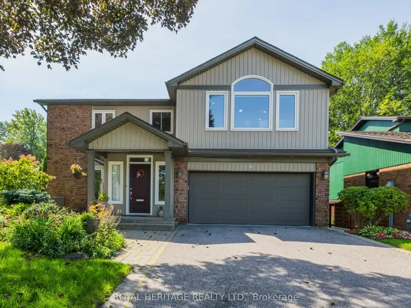 8 Chantrey Ct, Toronto, ON M1E 4V3