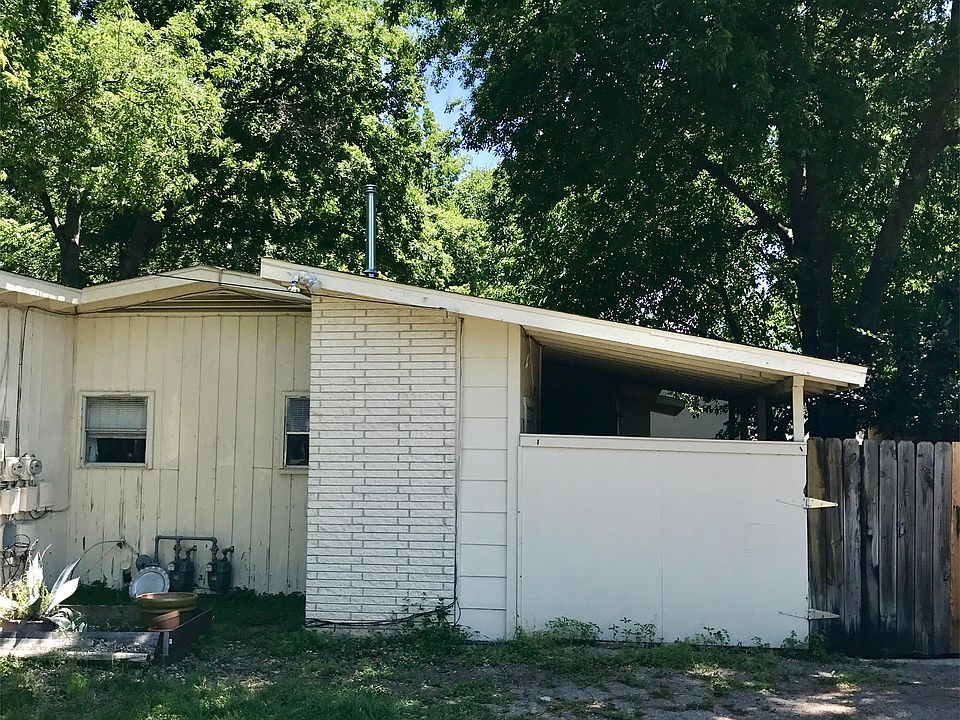 Front of duplex
