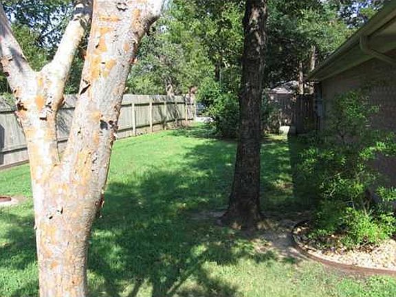 2nd image of 1702 Deacon Dr APT 107