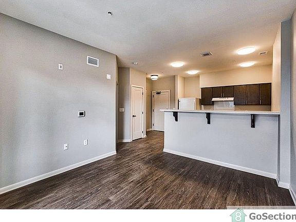 3rd image of 14401 Woodmere Ct