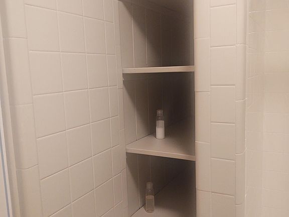 5th image of 633 4th St APT B