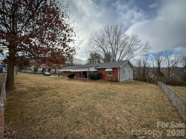 483 Caribou Rd, Asheville, NC 28803