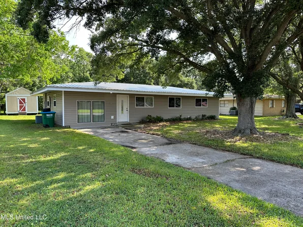 2715 Wilson Ave, Pascagoula, MS 39567